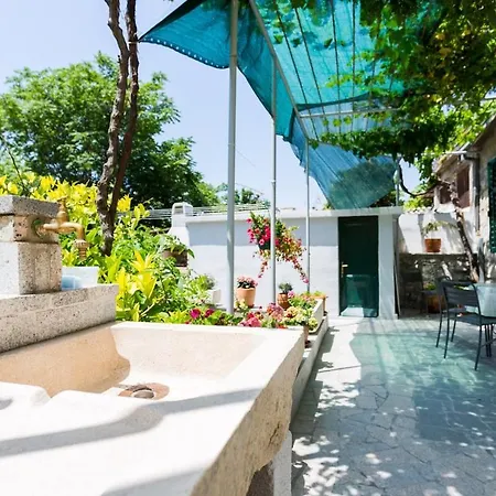 Apartament With Private Garden Split